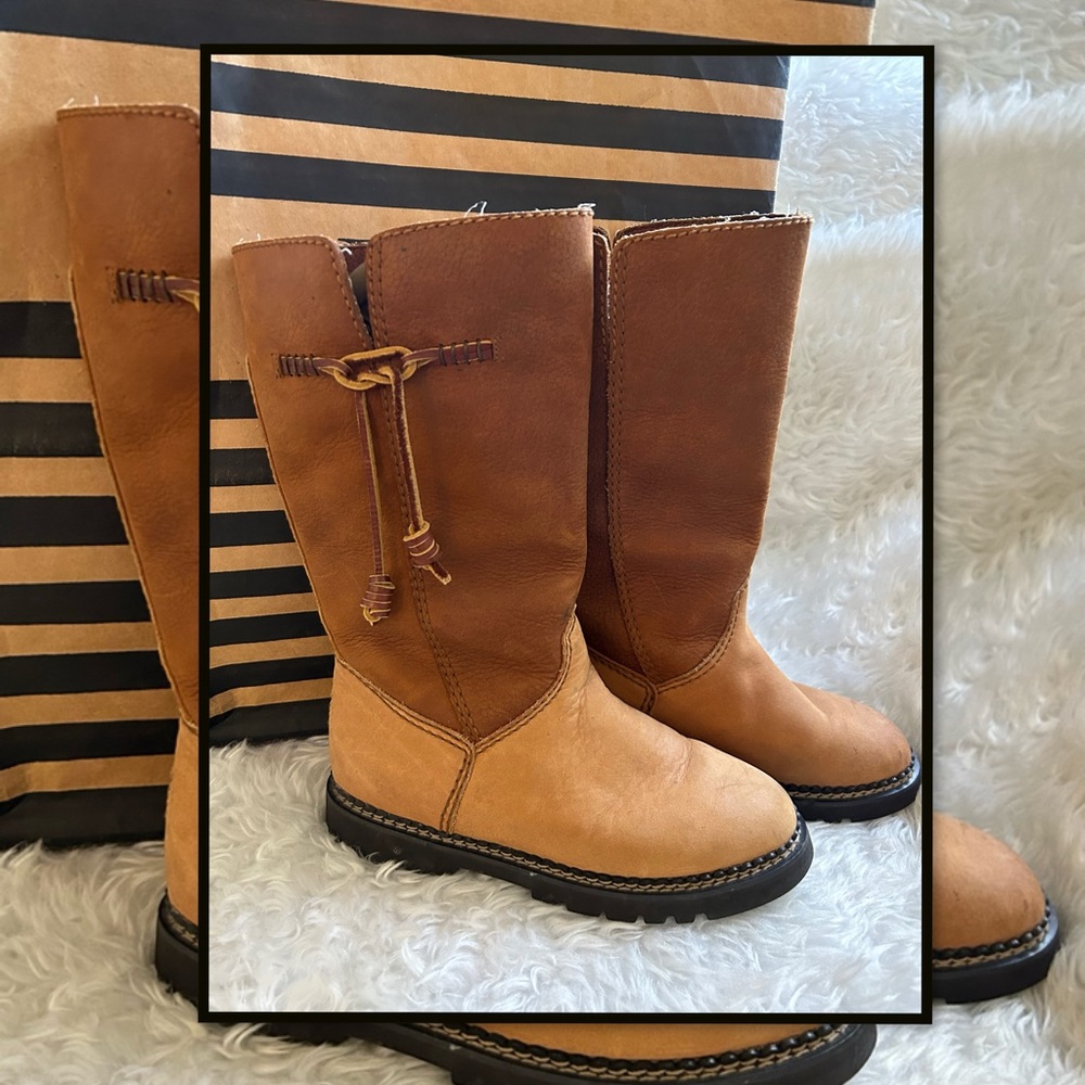 G H BASS WOMEN’S TWO TONED SUEDE BOOTS 6